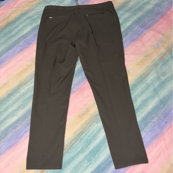 Vuori Cascade Tech Chino Pant Men's Chino Pants Dark Oregano size 38 - Picture 8 of 11